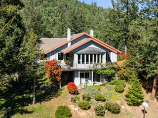 9302 Yank Gulch Road, Talent, OR 97540