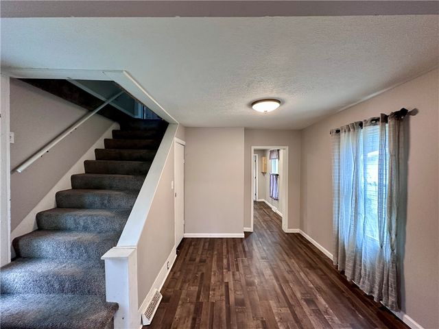 1816 Moravia St, Shenango Twp, PA 16101