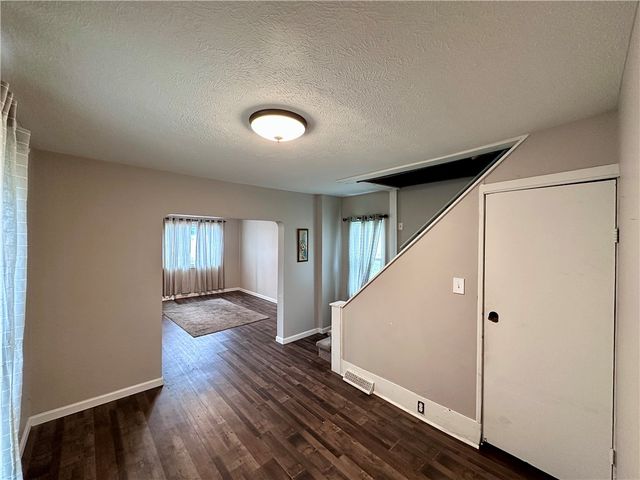 1816 Moravia St, Shenango Twp, PA 16101