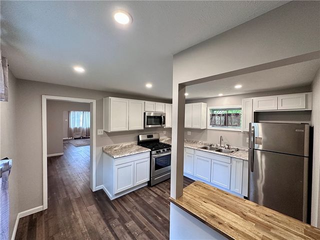 1816 Moravia St, Shenango Twp, PA 16101