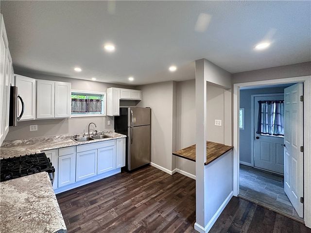 1816 Moravia St, Shenango Twp, PA 16101