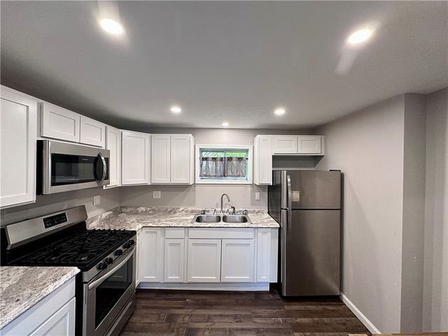 1816 Moravia St, Shenango Twp, PA 16101