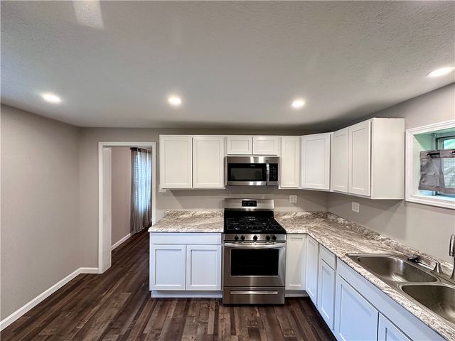 1816 Moravia St, Shenango Twp, PA 16101