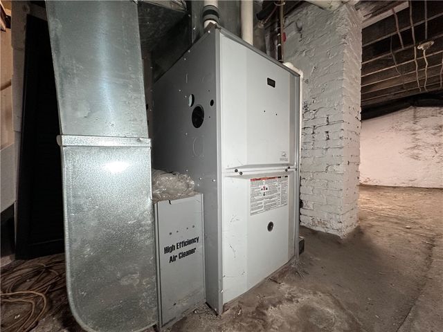 1816 Moravia St, Shenango Twp, PA 16101