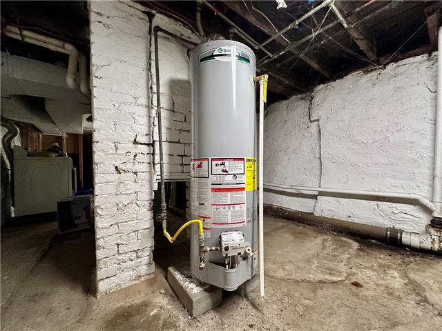 1816 Moravia St, Shenango Twp, PA 16101