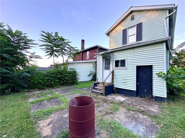 1816 Moravia St, Shenango Twp, PA 16101