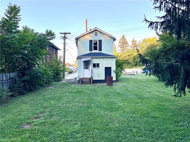 1816 Moravia St, Shenango Twp, PA 16101