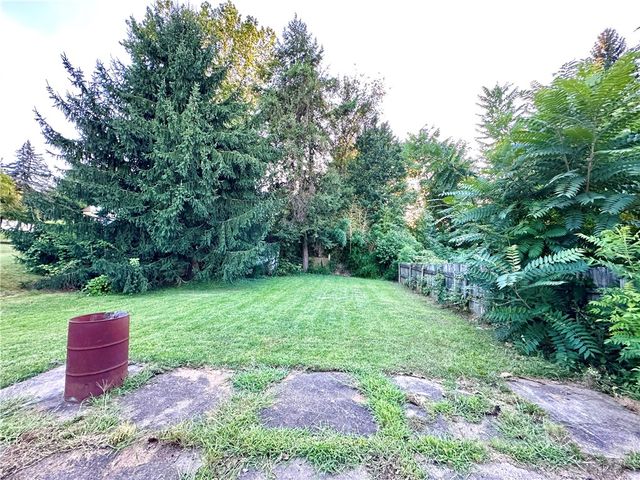 1816 Moravia St, Shenango Twp, PA 16101