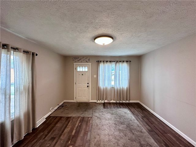 1816 Moravia St, Shenango Twp, PA 16101