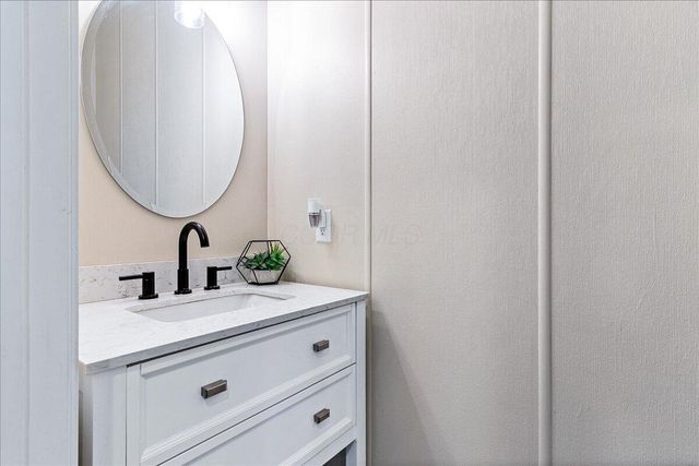 7889 S Avaleen Circle S, 16, Dublin, OH 43016