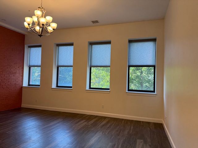 1022 Hancock St 111, Quincy, MA 02169