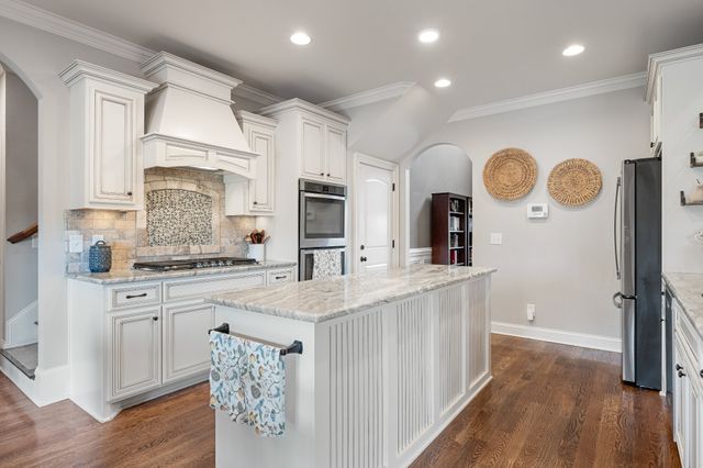 2726 Cherrydale Dr, Lebanon, TN 37087