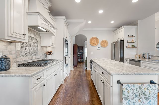 2726 Cherrydale Dr, Lebanon, TN 37087