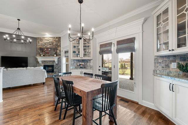 2726 Cherrydale Dr, Lebanon, TN 37087