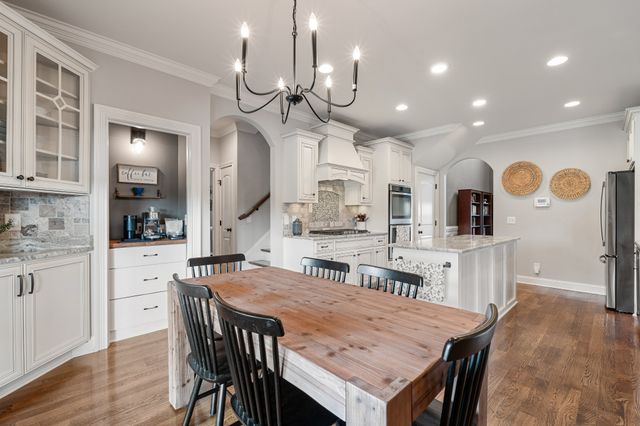 2726 Cherrydale Dr, Lebanon, TN 37087