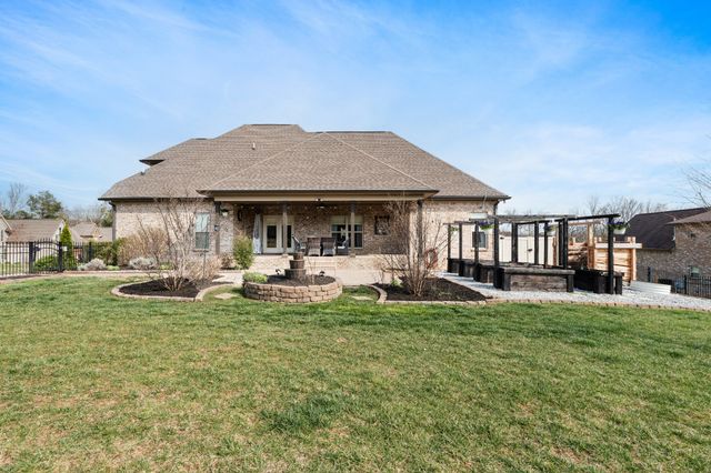 2726 Cherrydale Dr, Lebanon, TN 37087