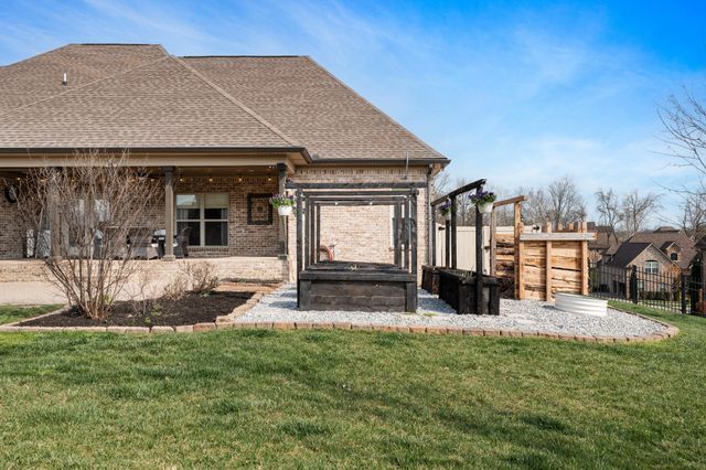 2726 Cherrydale Dr, Lebanon, TN 37087