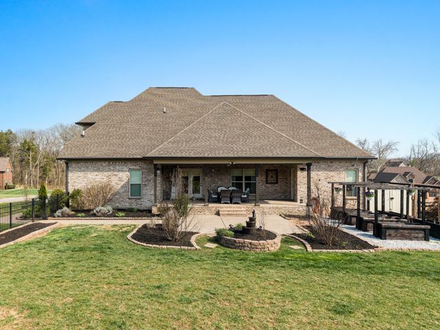 2726 Cherrydale Dr, Lebanon, TN 37087