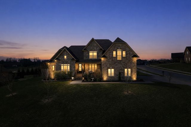 2726 Cherrydale Dr, Lebanon, TN 37087