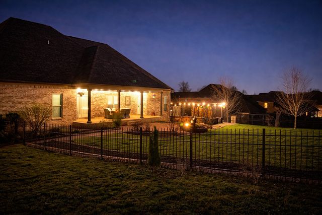 2726 Cherrydale Dr, Lebanon, TN 37087