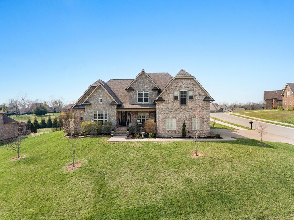 2726 Cherrydale Dr, Lebanon, TN 37087