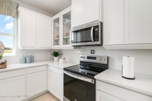 4833 Alabaster Drive, Grant, FL 32949