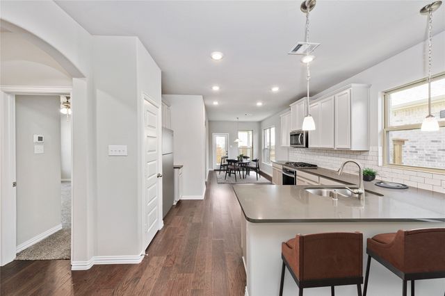 17048 Mimbre Drive, Justin, TX 76247