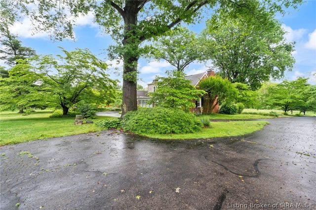 1823 Utica Pike, Jeffersonville, IN 47130