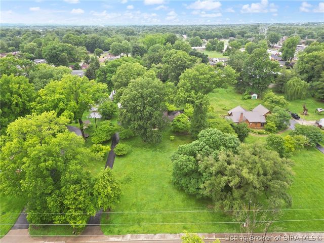 1823 Utica Pike, Jeffersonville, IN 47130