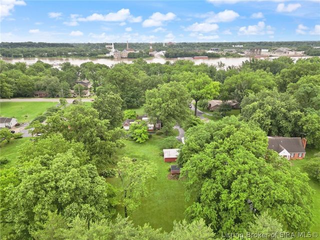 1823 Utica Pike, Jeffersonville, IN 47130