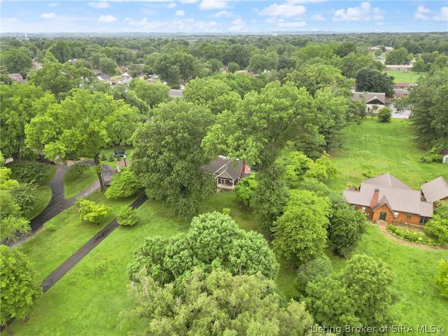 1823 Utica Pike, Jeffersonville, IN 47130