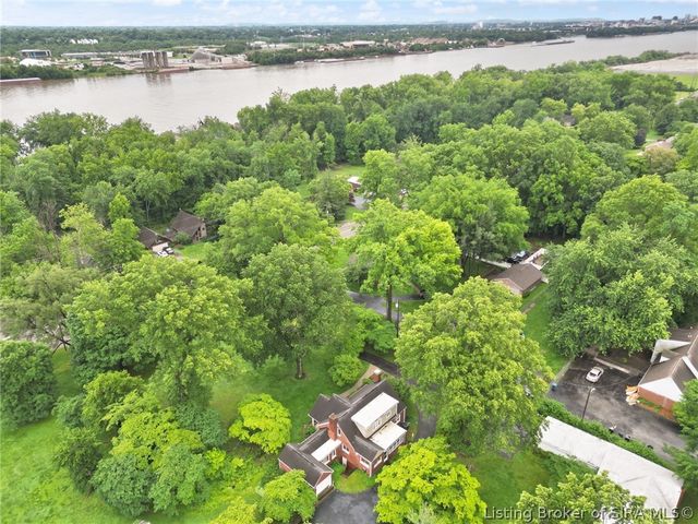 1823 Utica Pike, Jeffersonville, IN 47130