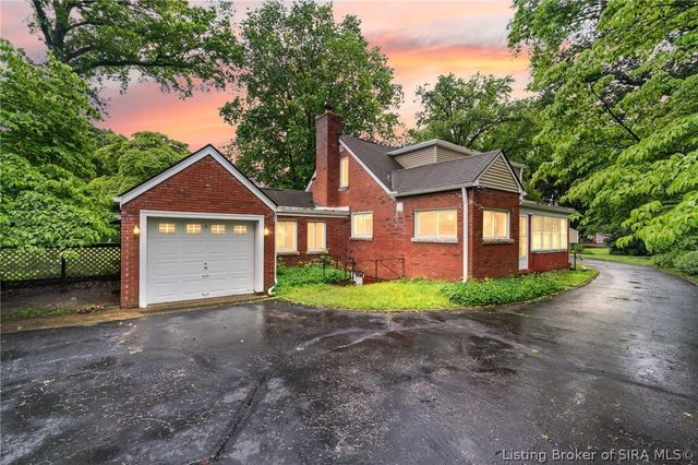 1823 Utica Pike, Jeffersonville, IN 47130