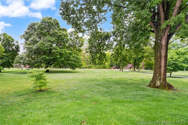 1823 Utica Pike, Jeffersonville, IN 47130