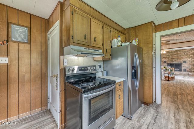 112 Hogum Hollow Road, Roan Mountain, TN 37687