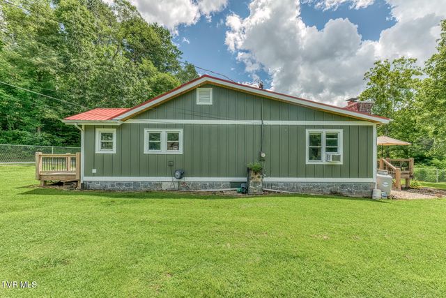 112 Hogum Hollow Road, Roan Mountain, TN 37687