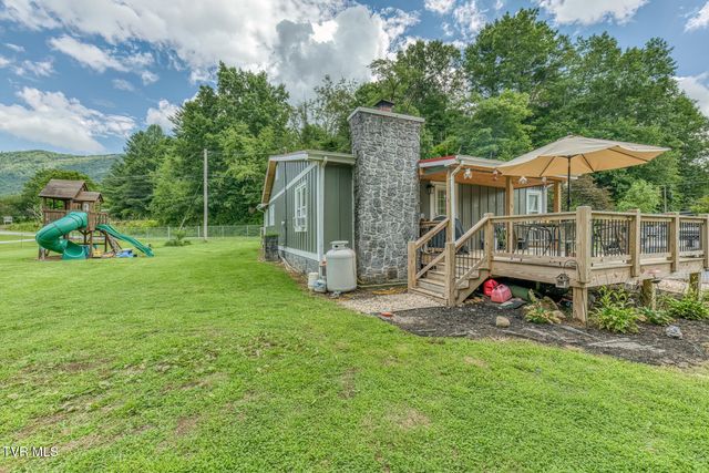 112 Hogum Hollow Road, Roan Mountain, TN 37687