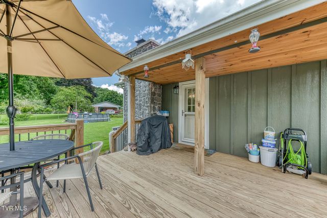 112 Hogum Hollow Road, Roan Mountain, TN 37687