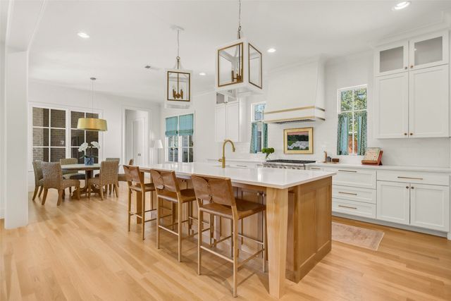 6711 Robin Road, Dallas, TX 75209