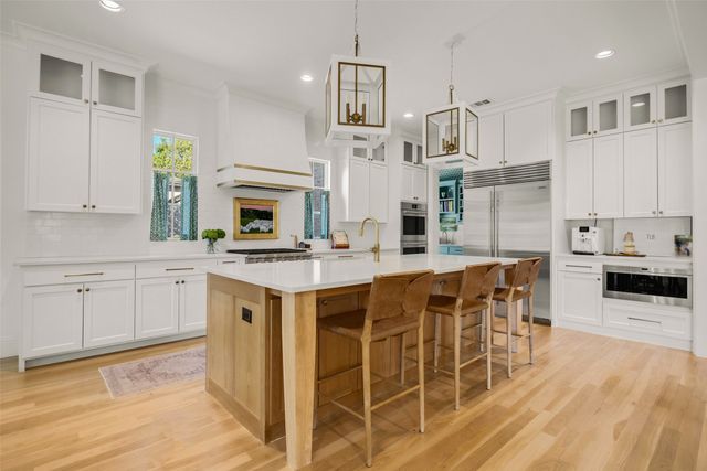 6711 Robin Road, Dallas, TX 75209