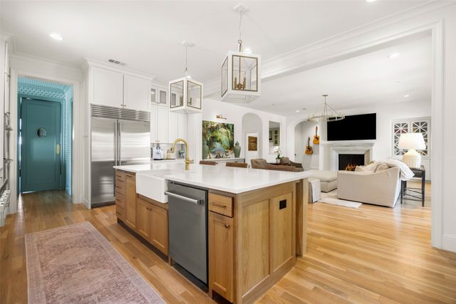 6711 Robin Road, Dallas, TX 75209