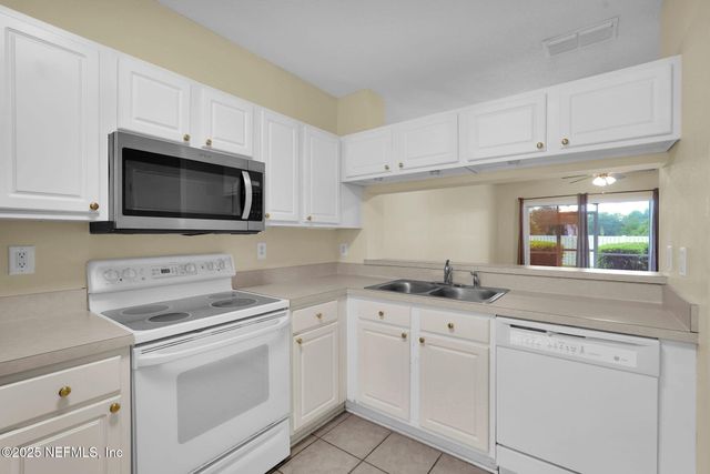 12311 KENSINGTON LAKES Drive, 1305, Jacksonville, FL 32246