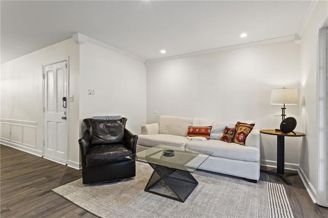 53 La Rue Place NW, Atlanta, GA 30327