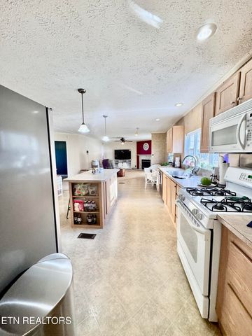 9202 Strawberry Plains Pike, Strawberry Plains, TN 37871