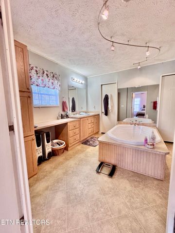 9202 Strawberry Plains Pike, Strawberry Plains, TN 37871