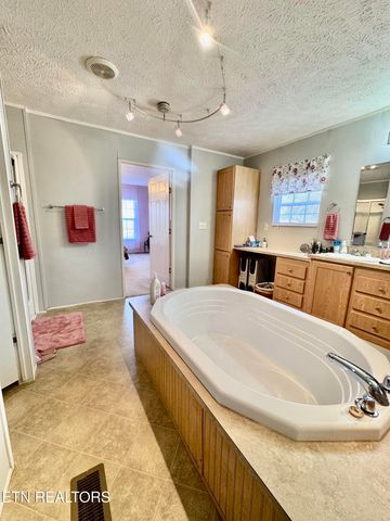 9202 Strawberry Plains Pike, Strawberry Plains, TN 37871