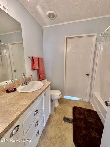 9202 Strawberry Plains Pike, Strawberry Plains, TN 37871