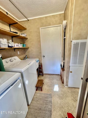 9202 Strawberry Plains Pike, Strawberry Plains, TN 37871