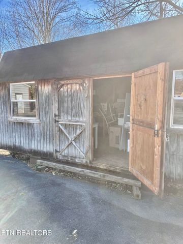 9202 Strawberry Plains Pike, Strawberry Plains, TN 37871