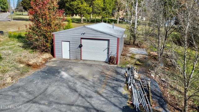 9202 Strawberry Plains Pike, Strawberry Plains, TN 37871